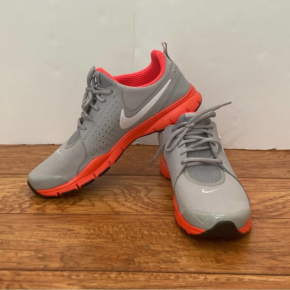 Nike H2O Repel In Season Trainer sneakers, running, women’s Sz 11, good shape